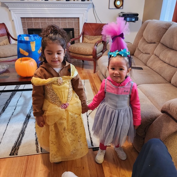 Disney Belle Costume 4T NWT - Picture 2 of 2